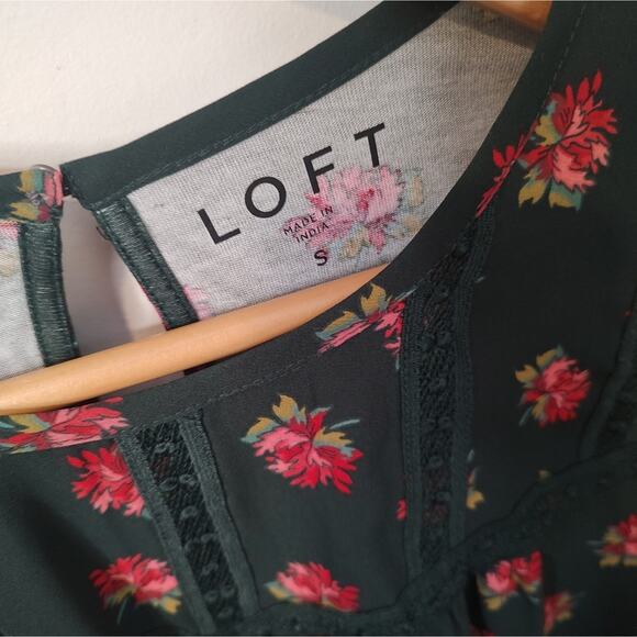 LOFT Rosebud Peasant Top Size Small - Picture 9 of 10